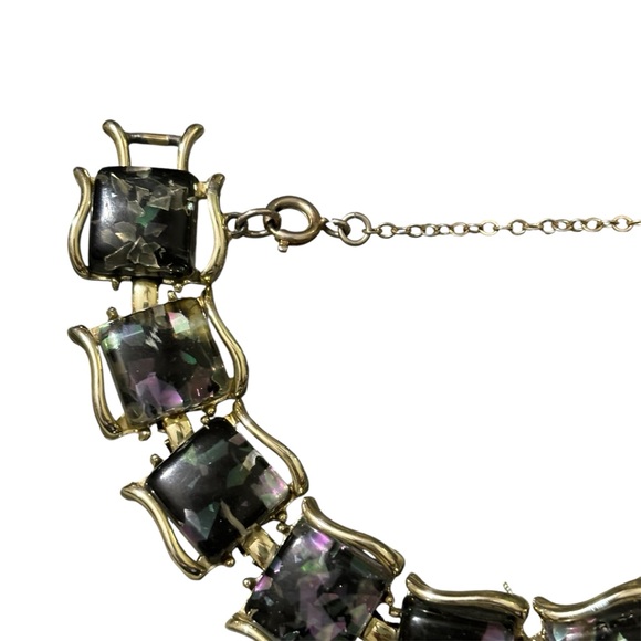 Vintage signed Pegasus CORO black metallic confetti lucite gold toned bracelet. - Picture 4 of 7